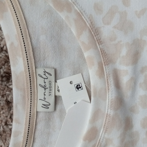 Wonderland Studio Plus Size Top NWT - Picture 4 of 7